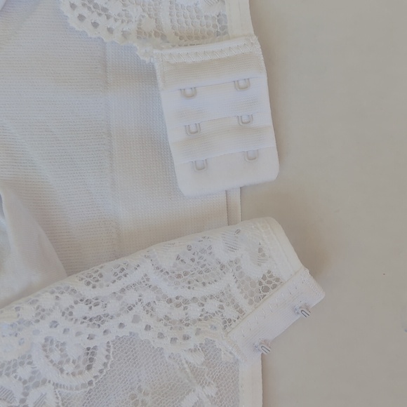 NWT Lovely Lace Front Hook Bra LARGE 40-42 White Lacey Soft Comfy FLAW - Picture 8 of 16